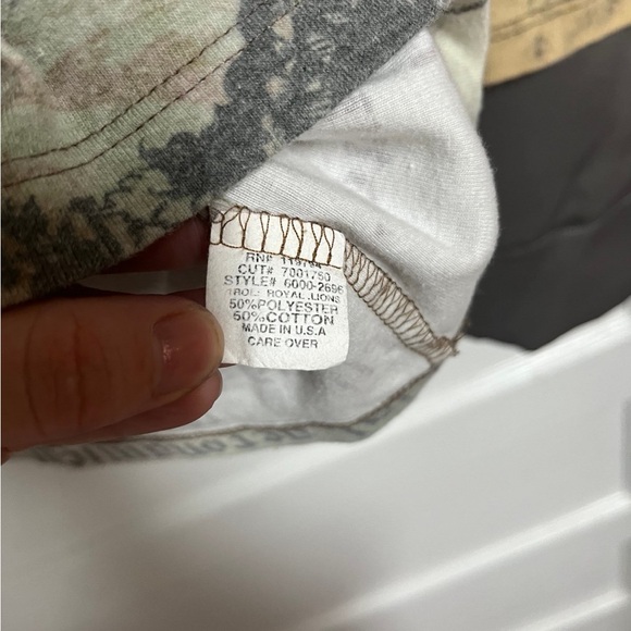 Set of two 90’s scripted shirts - Picture 9 of 10